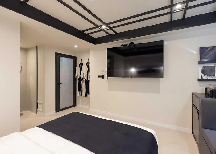 Anook And Jongno Anguk 1st Hotel *