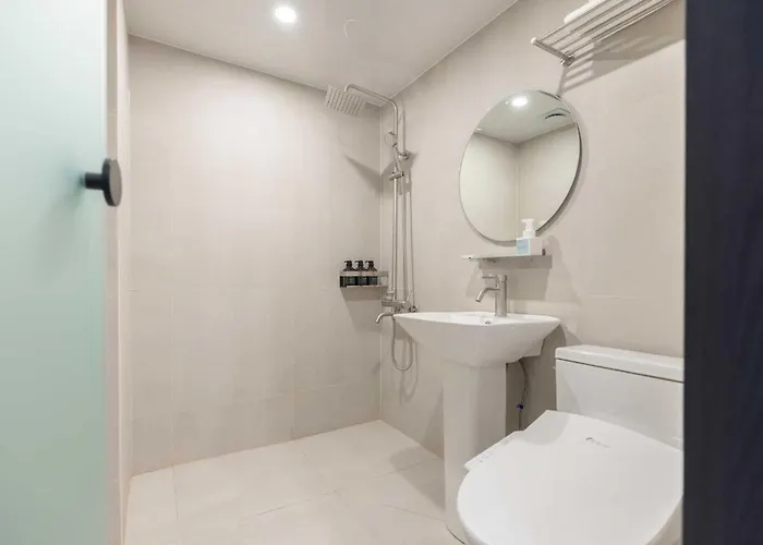 Anook And Jongno Anguk 1st Hotel